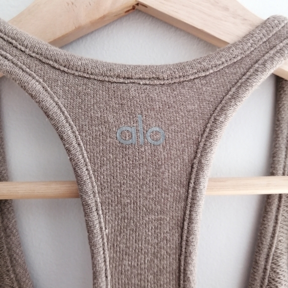 Alo Yoga Pure Distressed Tank Tan Medium - Picture 11 of 15
